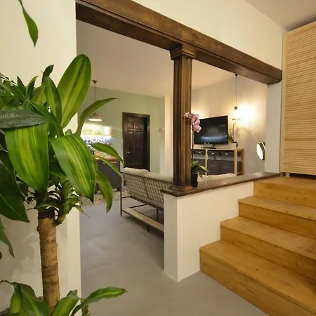 Appartement Sunny Artistic In Downtown Bucarest