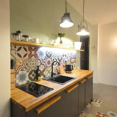 Sunny Artistic In Downtown Appartement